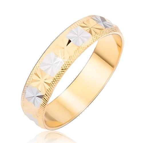 Prsteň zlatostriebornej farby s diamantovým rezom a ryhovanými okrajmi - Veľkosť: 49 mm