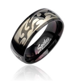 Čierny oceľový prsteň so vzorom Tribal v striebornej farbe - Veľkosť: 64 mm