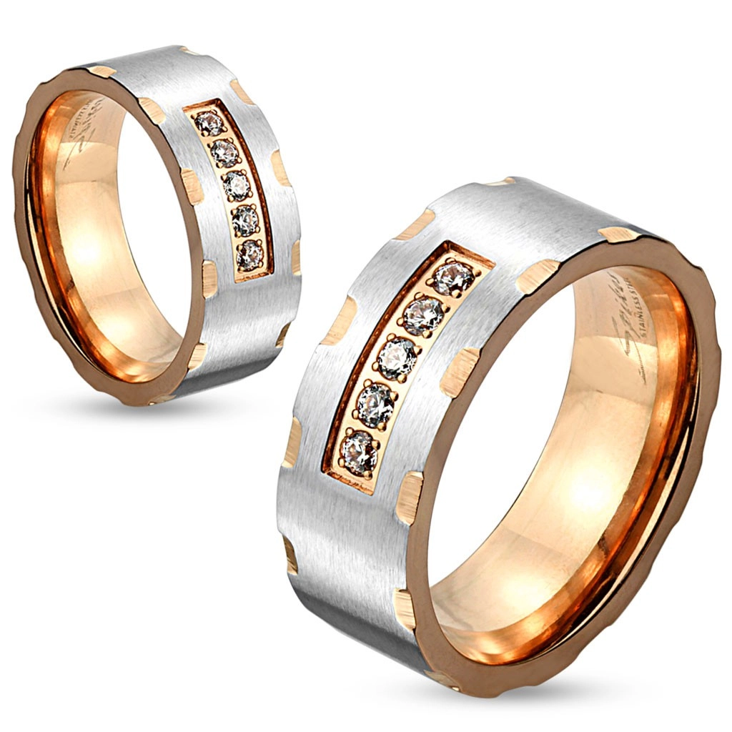 Dvojfarebný oceľový prsteň, strieborný a medený odtieň, zárezy, číre zirkóny, 6 mm - Veľkosť: 52 mm