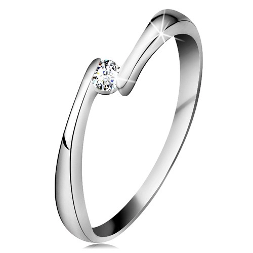 Prsteň z bieleho 14K zlata - číry diamant medzi zúženými koncami ramien - Veľkosť: 54 mm