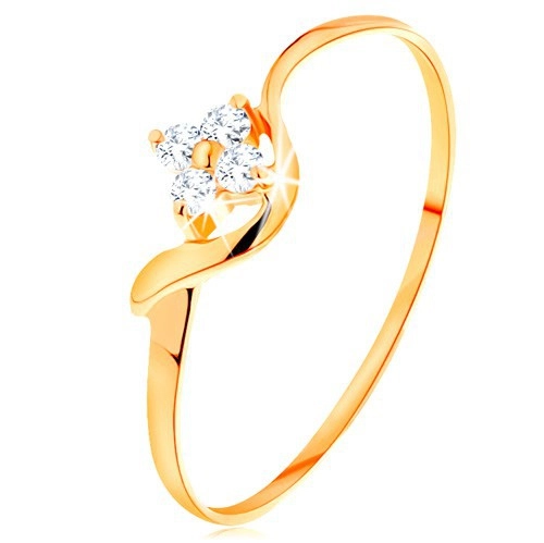Prsteň zo žltého 14K zlata - kvietok z čírych diamantov, zvlnené rameno - Veľkosť: 52 mm
