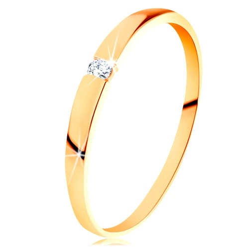 Zlatý 14K prsteň - ligotavý zirkón čírej farby, hladké vypuklé ramená - Veľkosť: 49 mm