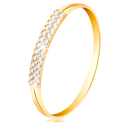 Zlatý prsteň 585, ramená s výrezmi po stranách, línia čírych zirkónov - Veľkosť: 48 mm