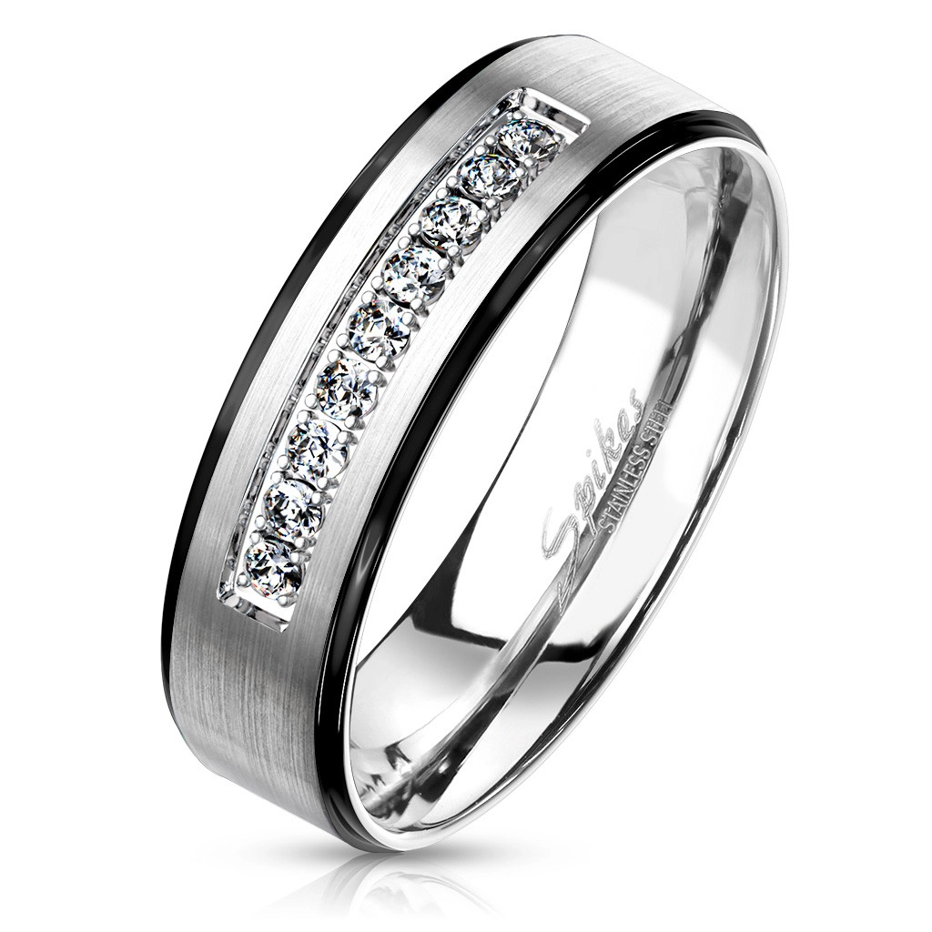 Oceľový prsteň s matným povrchom - ozdobený trblietavými zirkónmi v záreze, čierne lemovanie, 6 mm - Veľkosť: 59 mm