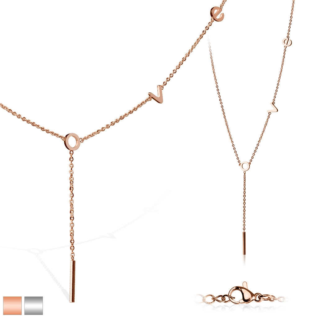 Lesklý náhrdelník z ocele - písmená s plochým povrchom vytvárajúce slovo \
