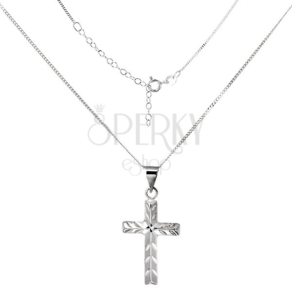 Ligotavý náhrdelník - krížik so šikmými zárezmi, striebro 925