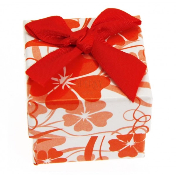 Červeno-biela darčeková krabička s kvetmi a mašličkou