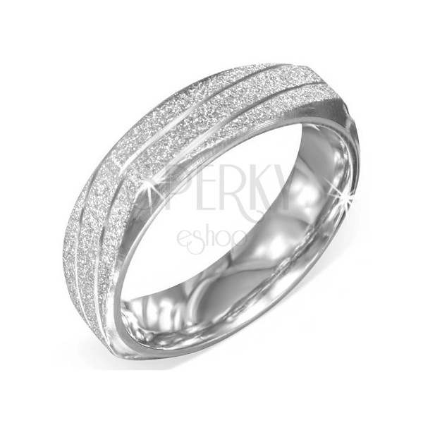 Štvorhranný prsteň z ocele - striebornej farby, pieskovaný, šikmé zárezy