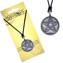 Náhrdelník - šnúrka a kovový kruh, vyrezávaný pentagram