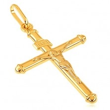 Prívesok v žltom 14K zlate - Ježiš Kristus na kríži, lesklý latinský kríž