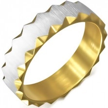 Oceľový prsteň zlatej farby so saténovým pásom, trojuholníkové výrezy