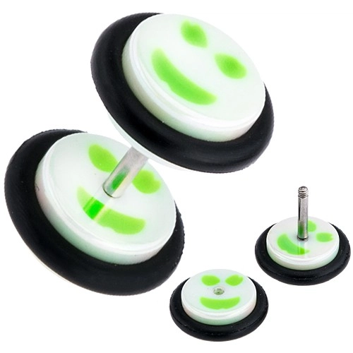 E-shop Šperky Eshop - Fake plug do ucha z akrylu, bielo-zelený smajlík AA42.19