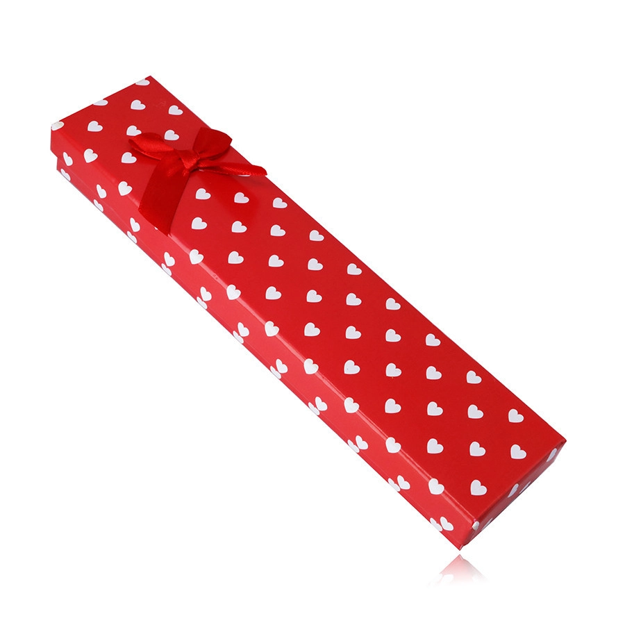 E-shop Šperky Eshop - Červená darčeková krabička na retiazku alebo náramok - biele srdiečka, červená ozdobná mašľa Y4.14