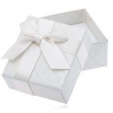 Krémová vzorovaná darčeková krabička s mašľou a stuhou