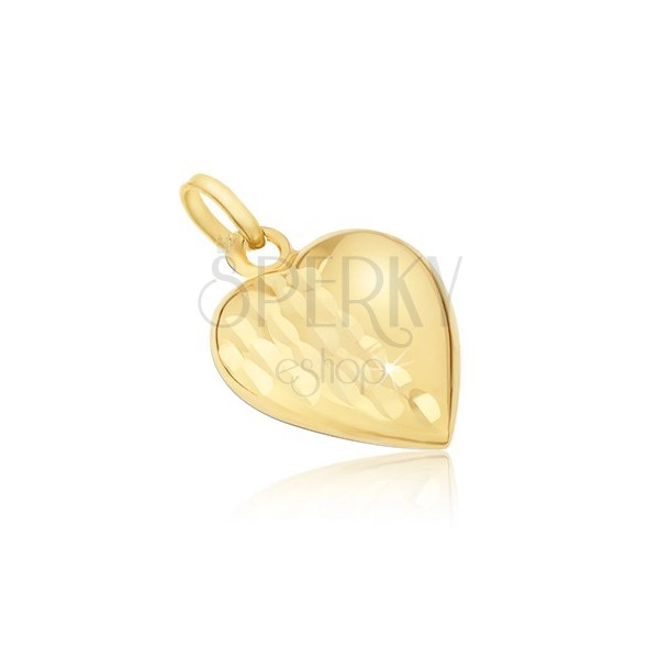 Prívesok zo žltého 14K zlata - pravidelné trojrozmerné srdce, ozdobné ryhy