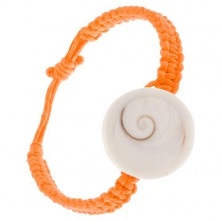 Oranžový šnúrkový pletenec s kruhovou imitáciou lastúry