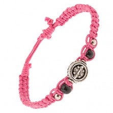 Pletený ružový remienok zo šnúrok, korálky a kruhová ozdoba