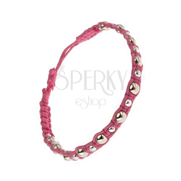Ružový pletený náramok zo šnúrok, veľké a malé kovové korálky