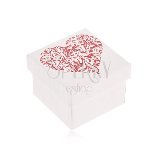 Darčeková krabička bielej farby, trblietavé červené srdce z lístkov