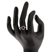 Prsteň s asymetrickým zirkónovým srdcom, červený kameň, striebro 925