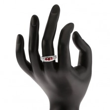 Strieborný 925 prsteň, tri rubínové kamienky, zirkónové prúžky