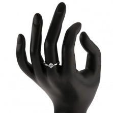 Zásnubný strieborný prsteň 925, brúsený číry zirkón, úzke ramená