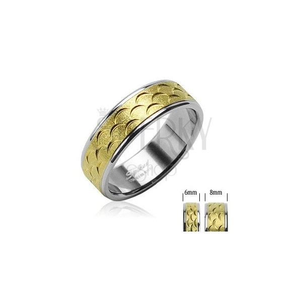 Oceľový prsteň - pruh zlatej farby s výrezmi