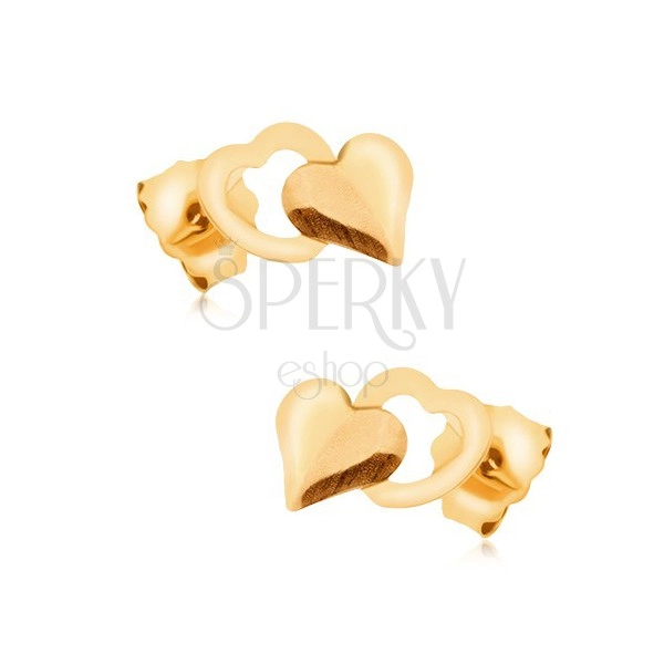 Zlaté náušnice 375 - lesklé pravidelné plné srdce prekrývajúce obrys srdiečka