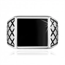 Strieborný prsteň 925, ramená s kosoštvorcami, čierny glazúrovaný štvorec