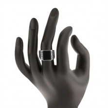 Strieborný prsteň 925, ramená so zárezmi, čierny glazúrovaný obdĺžnik