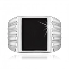 Strieborný prsteň 925, ramená so zárezmi, čierny glazúrovaný obdĺžnik