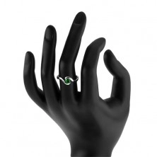 Zásnubný strieborný prsteň 925 - zvlnené ramená, tmavozelený oválny kamienok