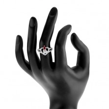 Strieborný 925 prsteň, dve číre zirkónové srdcia, ligotavý ružový zirkón
