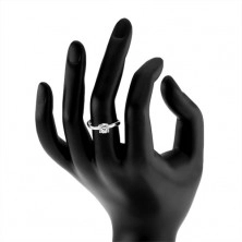 Strieborný prsteň 925 s okrúhlym čírym zirkónom, jemne zvlnené ramená