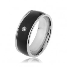 Lesklý oceľový prsteň striebornej farby, čierny vypuklý pás s čírym zirkónom