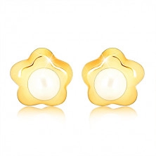 Puzetové náušnice v žltom 9K zlate - drobný lesklý kvietok, biela perlička