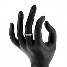 Zásnubný prsteň zo striebra 925, drobné číre zirkóny vsadené v úzkom výreze
