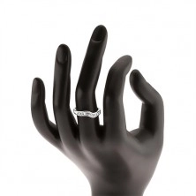 Ligotavý strieborný prsteň 925, zvlnená línia, číre zirkónové lichobežníky