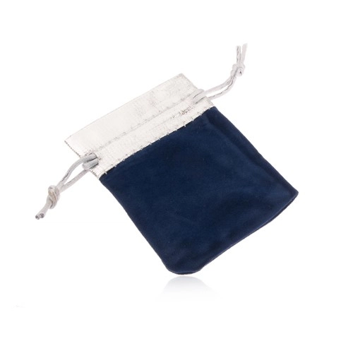 E-shop Šperky Eshop - Modré darčekové vrecúško zo zamatu, vrchná časť v striebornom odtieni U25.7