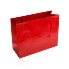 Červená darčeková taštička, lesklý krokodílí vzor, hladké šnúrky