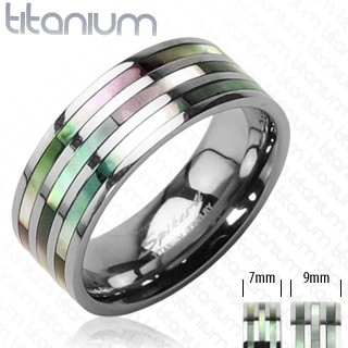Titánový prsteň s troma perleťovými pruhmi v dúhových odtieňoch - Veľkosť: 65 mm