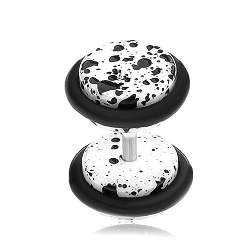 E-shop Šperky Eshop - Fake plug do ucha z akrylu, biely povrch pofŕkaný čiernou farbou, gumičky PC05.36