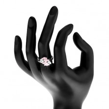 Lesklý prsteň v striebornej farbe, ružové zirkónové zrnká, číre zirkóniky