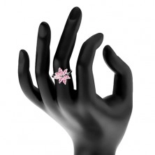 Prsteň s úzkymi ramenami, žiarivý zirkónový kvet ružovej farby, číry zirkónik