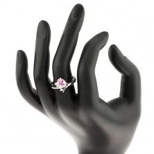 Ligotavý prsteň so zahnutými ramenami, ružový oválny zirkón, čire zirkóniky