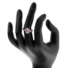 Ligotavý prsteň so zárezom na ramenách, zirkóny v ružovej a čírej farbe