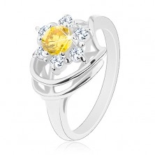 Lesklý prsteň v striebornom odtieni, žlto-číry zirkónový kvet, oblúčiky