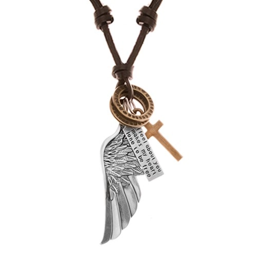 E-shop Šperky Eshop - Nastaviteľný kožený náhrdelník, prívesky - anjelské krídlo, obruče, kríž a známka Y41.19