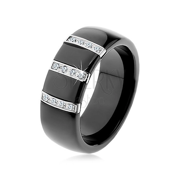 Čierny keramický prsteň s hladkým povrchom, tri oceľové pásy so zirkónmi