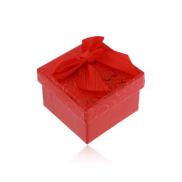 Červená krabička na prsteň, náušnice alebo prívesok, srdiečka, mašľa
